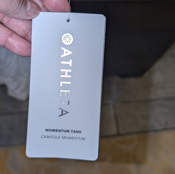 ATHLETA:MOMENTUM TANK - Picture 5 of 5
